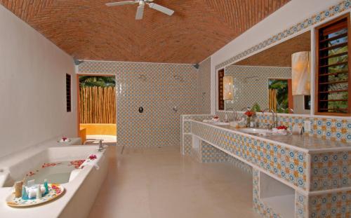 Ocean Front Suite