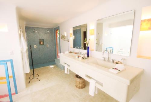 Superior King Suite