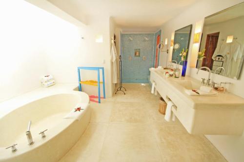 Superior King Suite