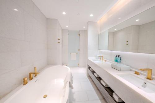 1 Bedroom Townhouse with Pool