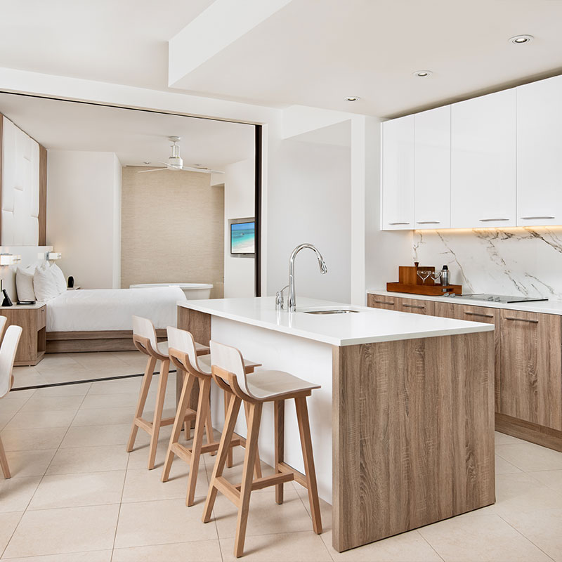 2 Bedroom Oceanfront Suite (King/Queens)