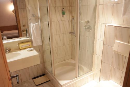 Kartnall Single Room