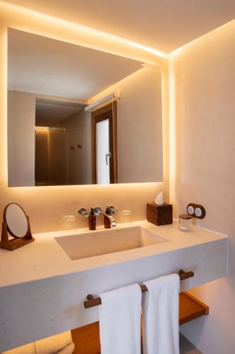 Suite with Panoramic Sea View