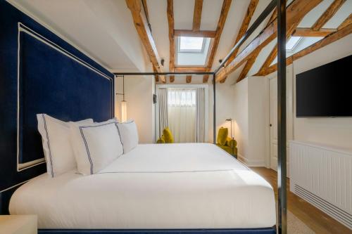 Family King Suite