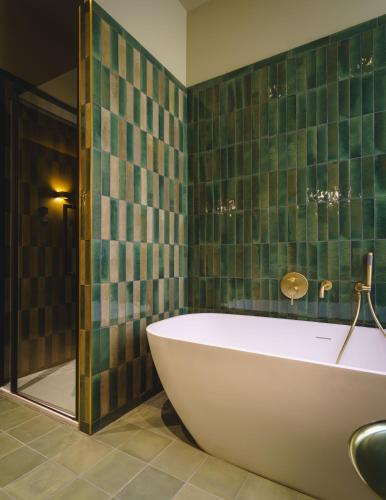 Prestige Suite Shower and Bath
