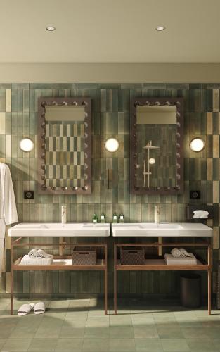 Original Suite Shower Bath and Terrace