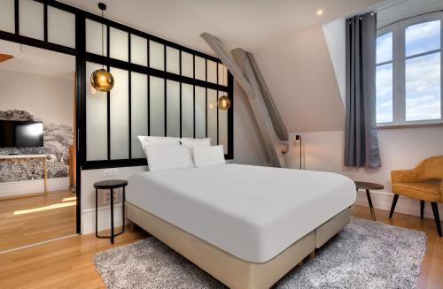 Suite with Garden View