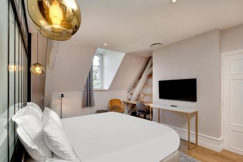 Suite with Garden View