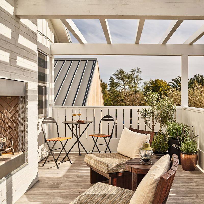 Balcony King Studio