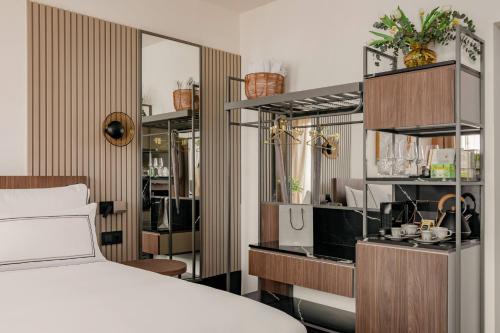 Deluxe Extra Room City View