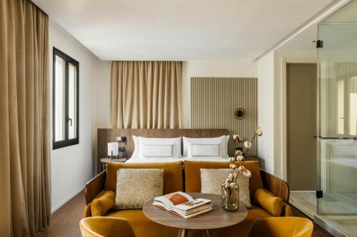 The Artist Junior Suite