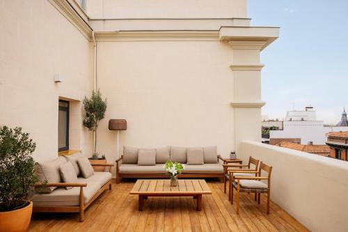 The Artist Junior Suite with Terrace and Urban Views