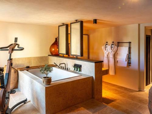 Presidential Suite with Balcony 