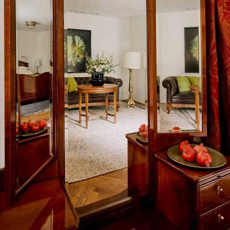 Laurin Suite 1910