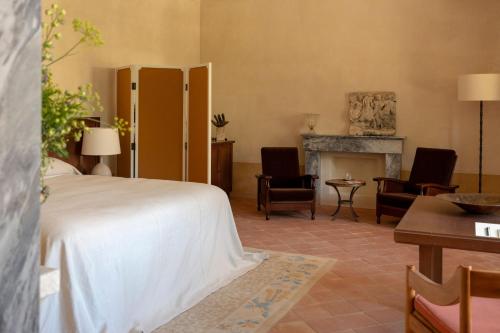 Terrasse du Cloitre King Suite with Balcony