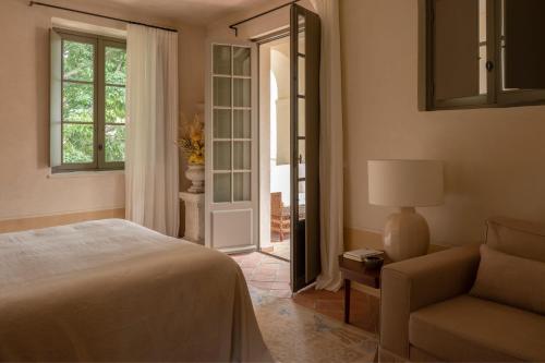 Terrasse du Cloitre King Suite with Balcony