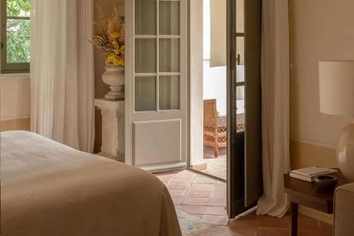 Terrasse du Cloitre King Suite with Balcony