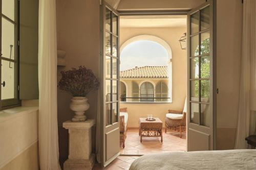 Terrasse du Cloitre King Suite with Balcony