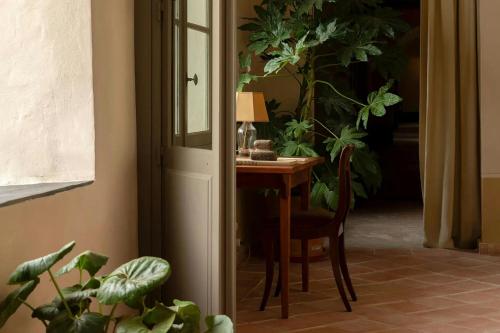 Terrasse du Cloitre King Suite with Balcony