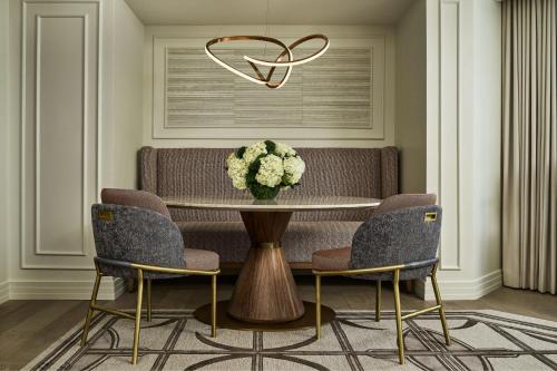 The Ritz Carlton Suite with City View - Club Lounge Access