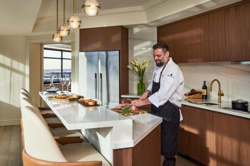 Presidential Suite with Club Lounge Access and City View