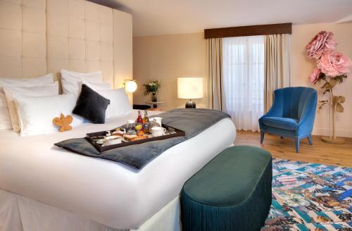 Suite with City View