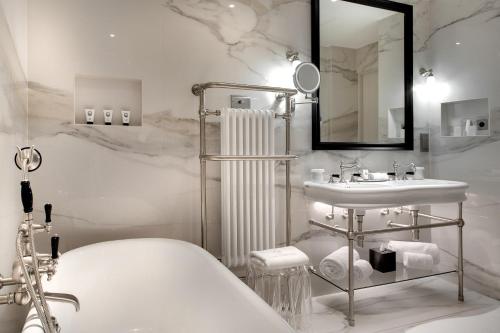 Junior Suite with balcony
