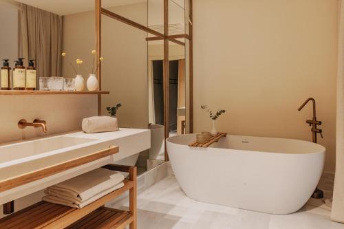 Extra ME+ Junior Suite Alcazaba View