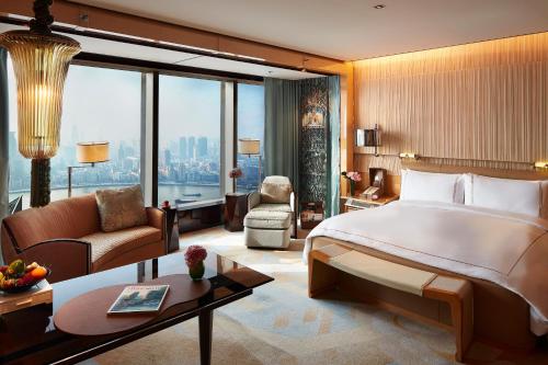 Bund View Suite and Same Floor Two Family Rooms