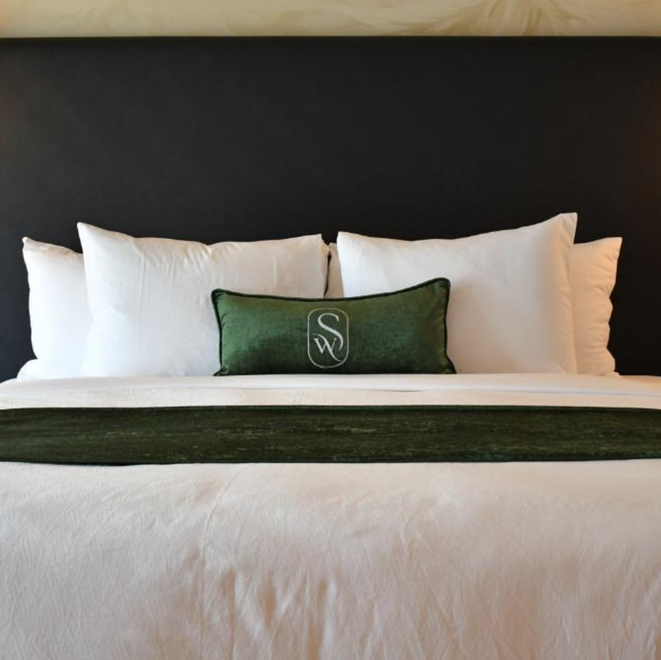 Traveler's Room Queen