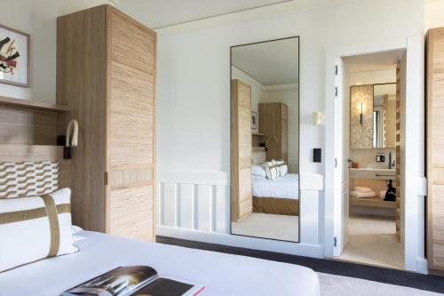 King Room with Mountain View
