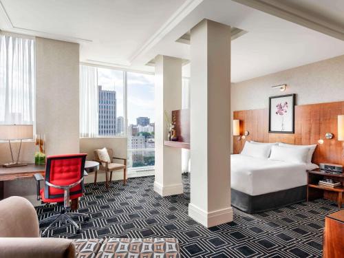 One-Bedroom Prestige Corner King Suite