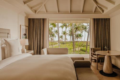 Oceanfront One Bedroom Suite with Balcony