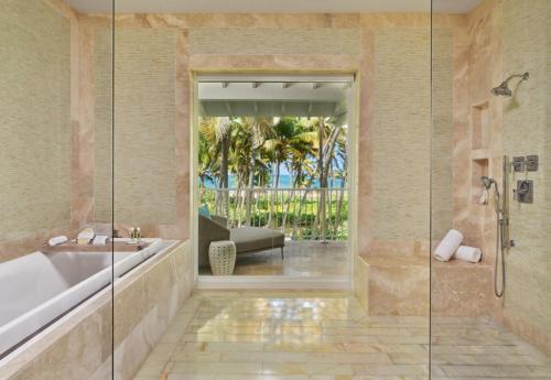 Governor Oceanfront Suite