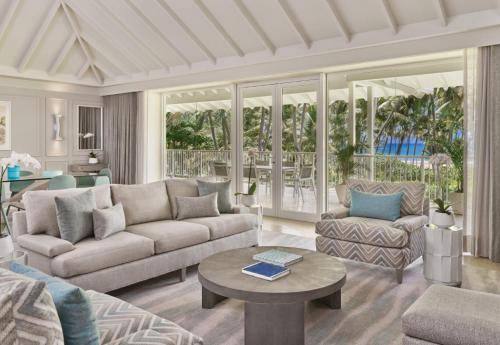 Governor Oceanfront Suite