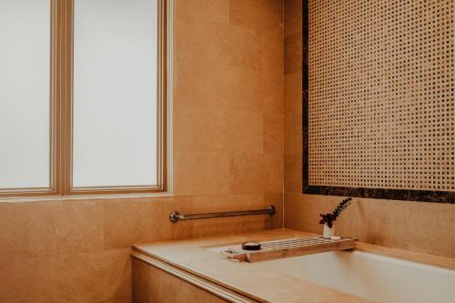Oceanfront One Bedroom Accessible Suite