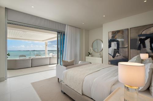 Four Bedroom Oceanfront Infinity Pool Residence