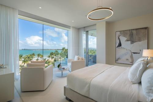 Four Bedroom Oceanfront Infinity Pool Residence