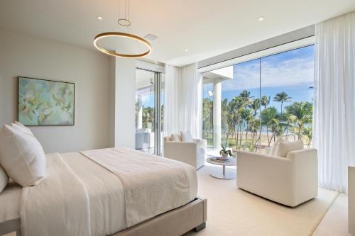 Three Bedroom Oceanfront Residence with Pool