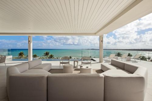 Four Bedroom Oceanfront Rooftop Pool Residence