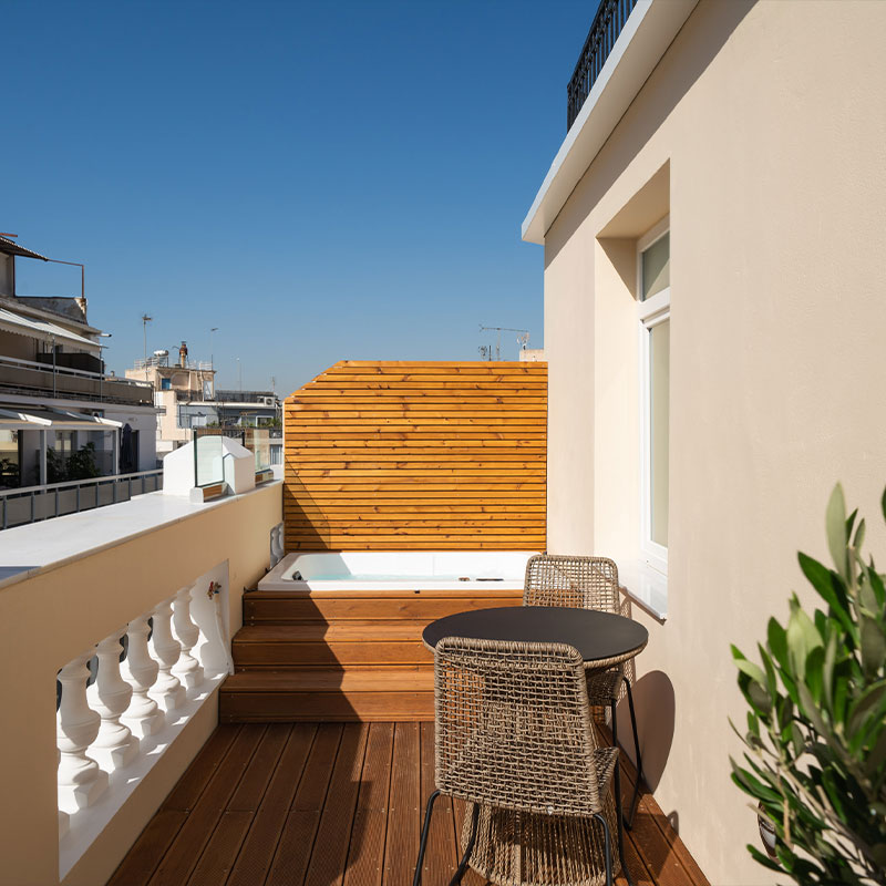 Executive Suite with Outdoor Jacuzzi