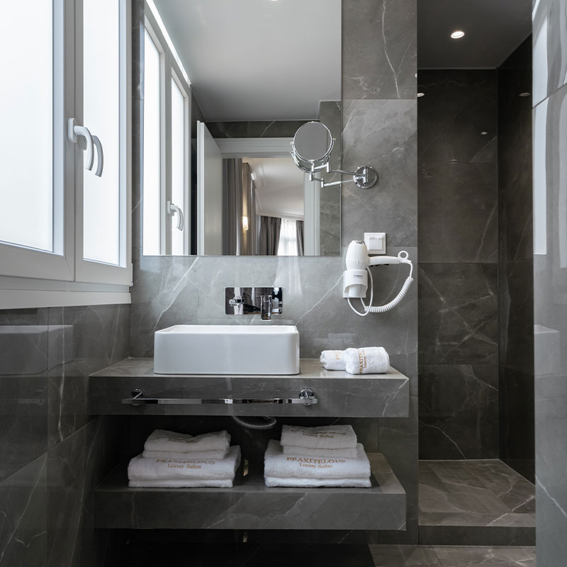 King Suite with Sundeck & Jacuzzi