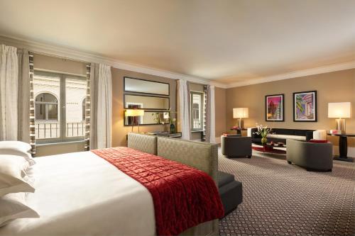 Deluxe King Suite
