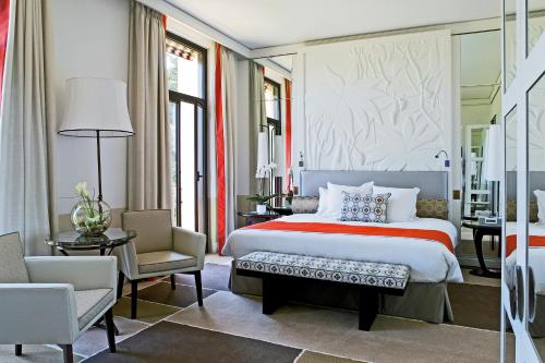 Deluxe Sea And Garden View Room With Balcony