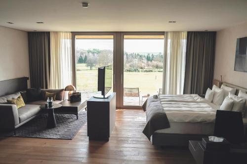 Junior Suite With Pool View