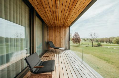 Junior Suite With Pool View