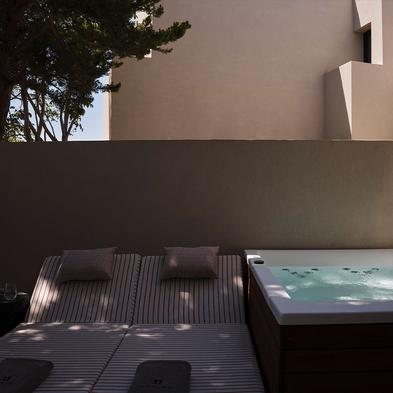 Comfort Room with Hot Tub