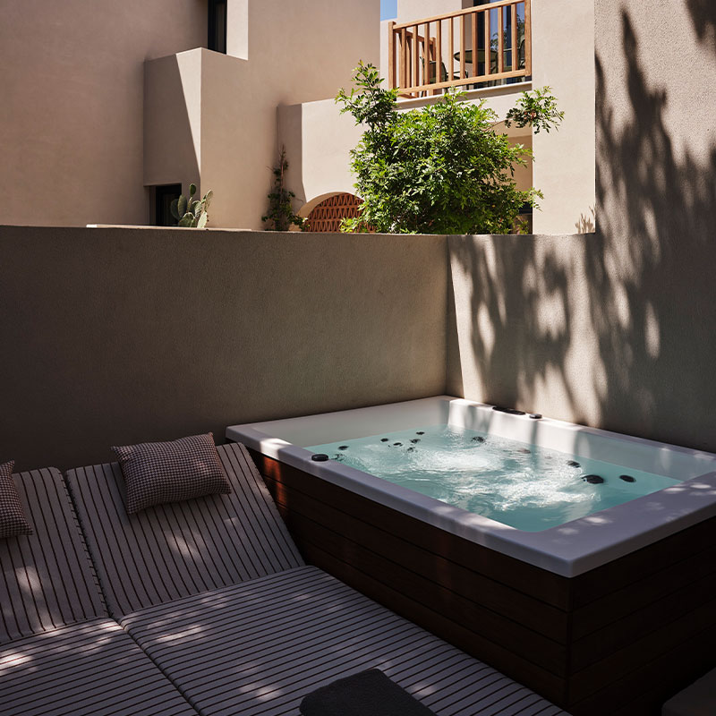 Comfort Room with Hot Tub