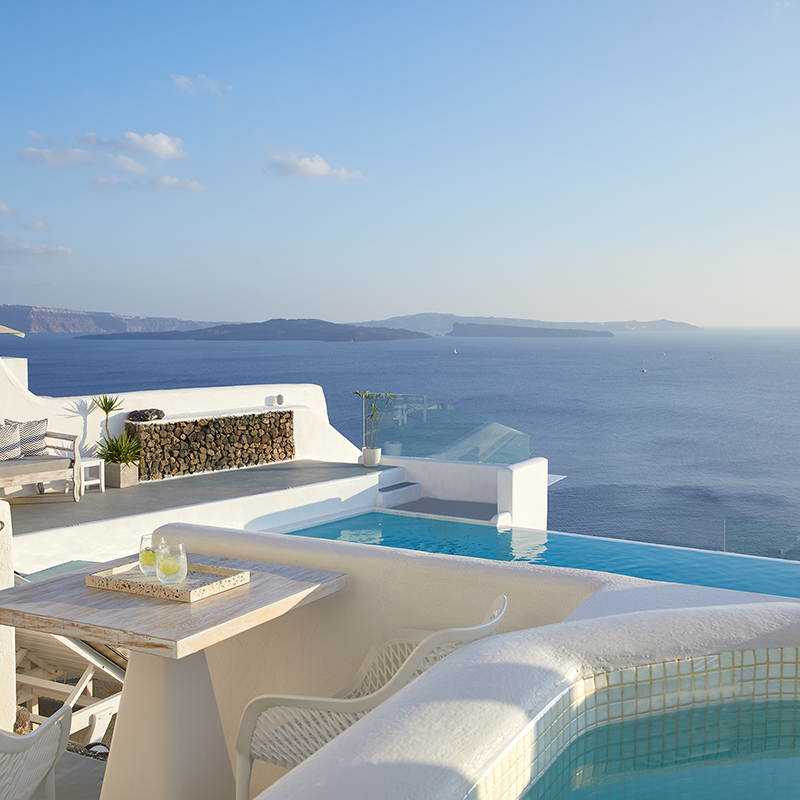 Elegant Suite Outdoor Hot Tub Pool Front