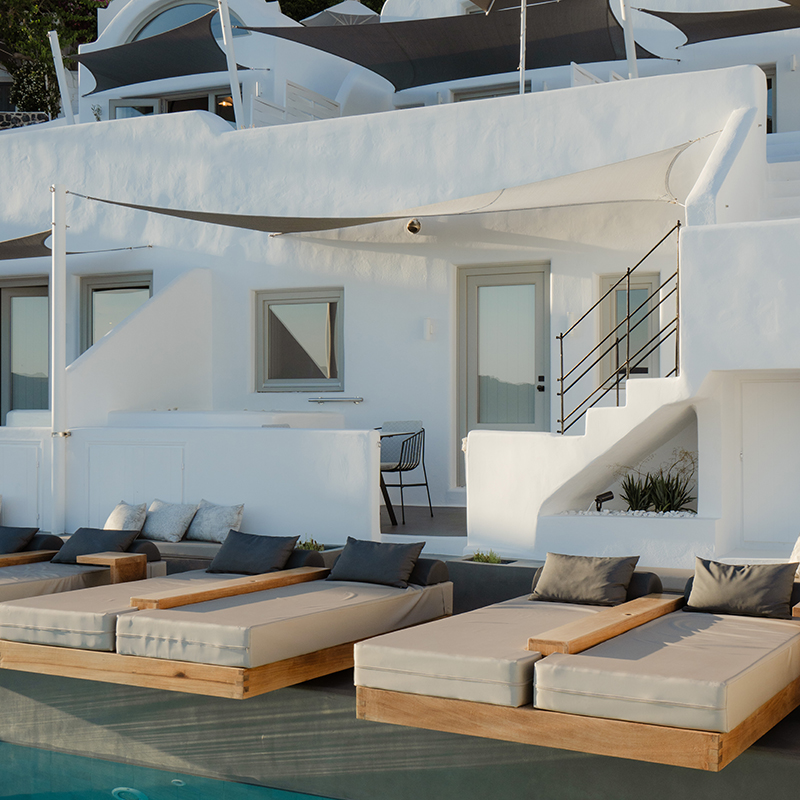 Elegant Suite Outdoor Hot Tub Pool Front